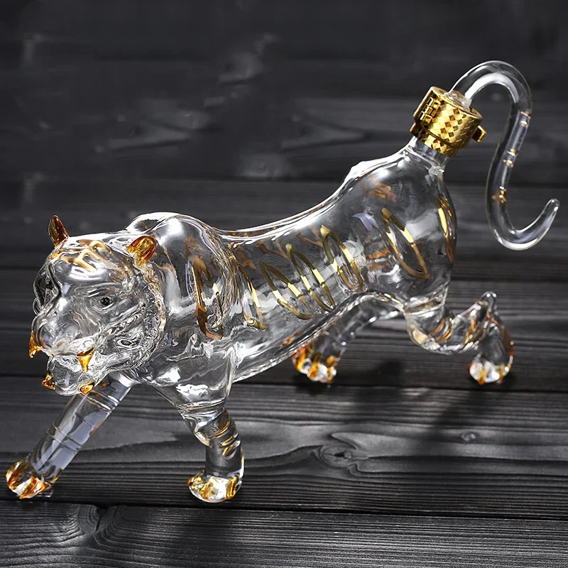 Wine Beer And Spirits - Handsome tiger shaped animal lead-free glass